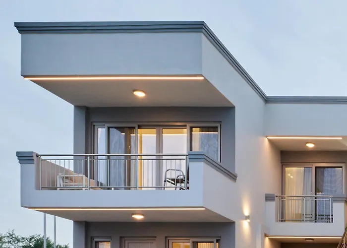 New Cozy Apartments In Crete Coast With Pool And Dining Area