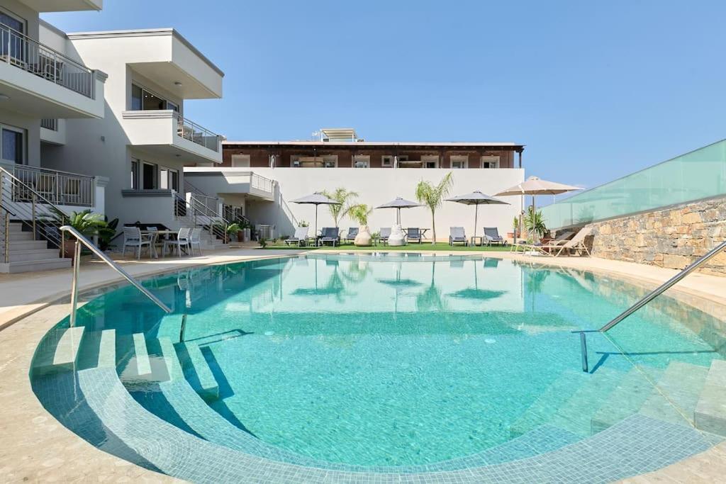 Apartment New Cozy In Crete Coast With Pool And Dining Area