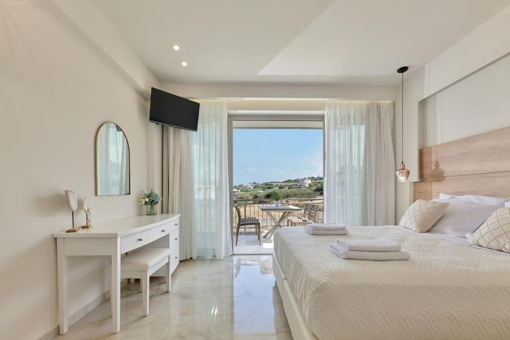 New Cozy In Crete Coast With Pool And Dining Area Magnisia