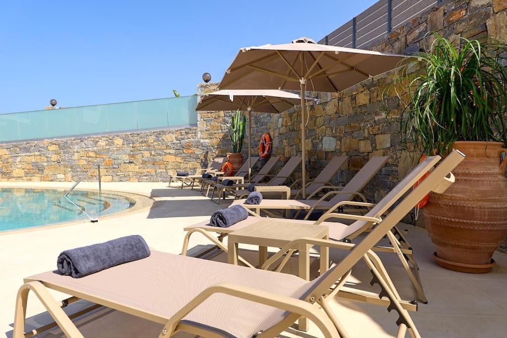 New Cozy In Crete Coast With Pool And Dining Area Apartment *