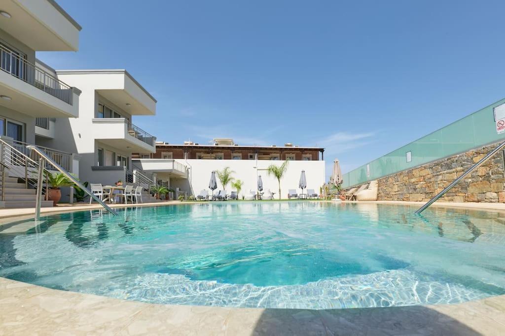 New Cozy In Crete Coast With Pool And Dining Area Magnisia