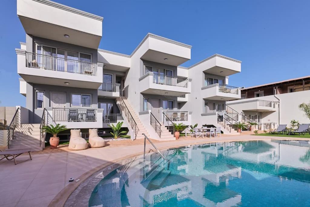Apartment New Cozy In Crete Coast With Pool And Dining Area