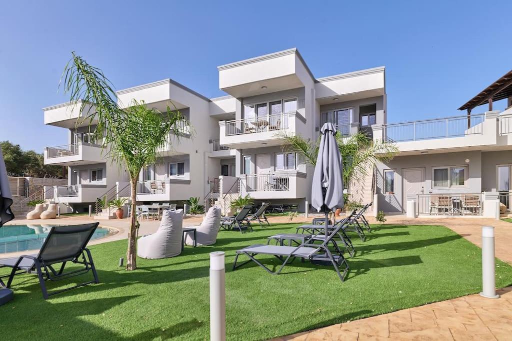 Apartment New Cozy In Crete Coast With Pool And Dining Area