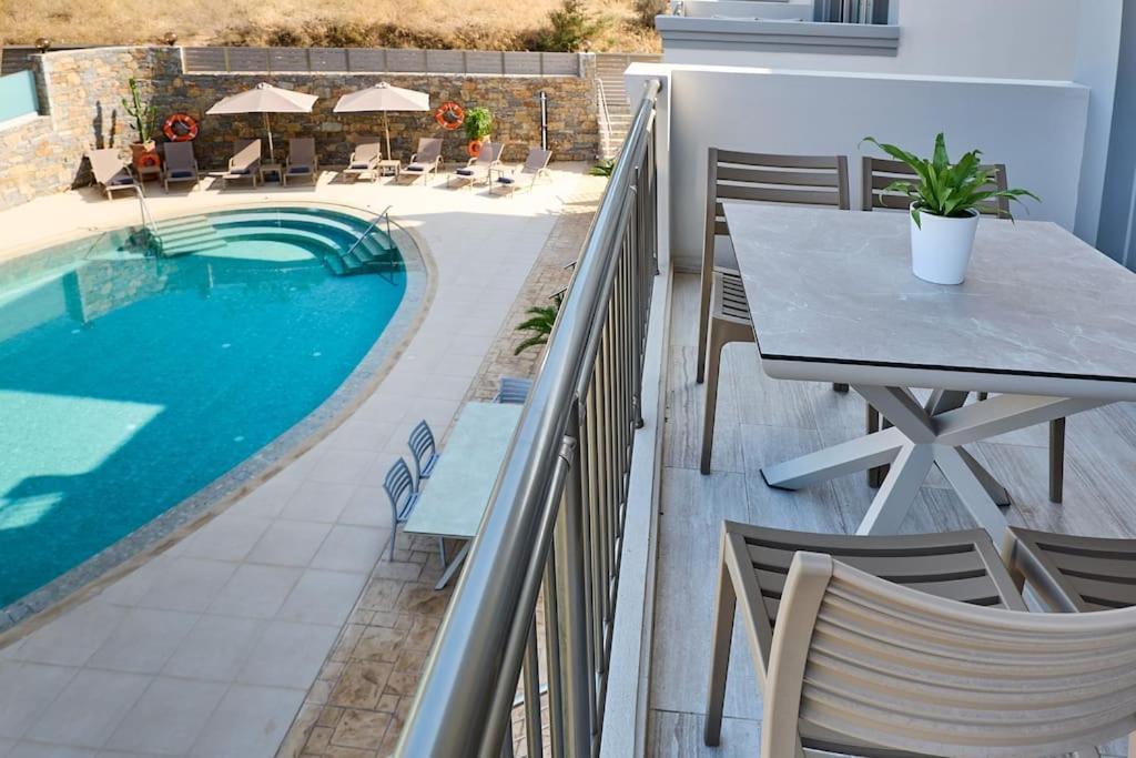 New Cozy In Crete Coast With Pool And Dining Area Apartment *