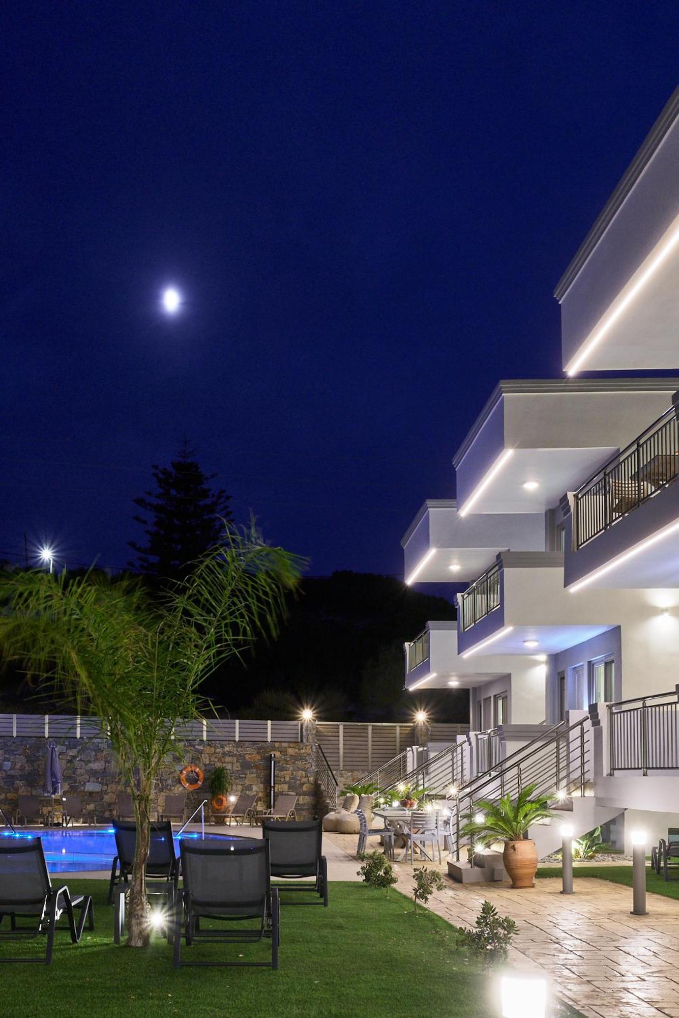 New Cozy In Crete Coast With Pool And Dining Area