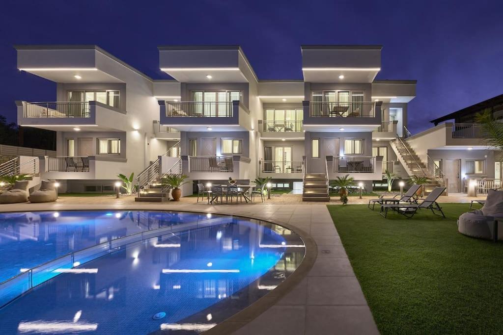 Apartment New Cozy In Crete Coast With Pool And Dining Area *