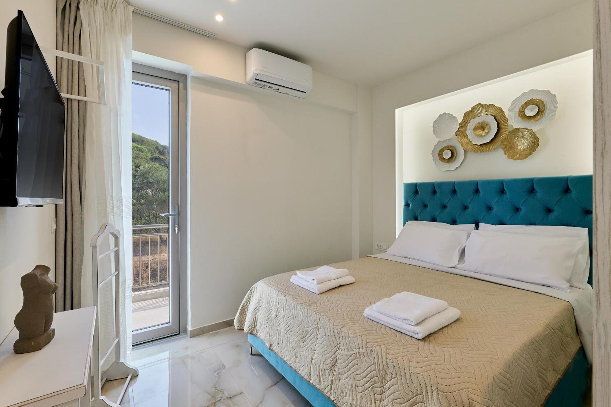 New Cozy In Crete Coast With Pool And Dining Area Magnisía